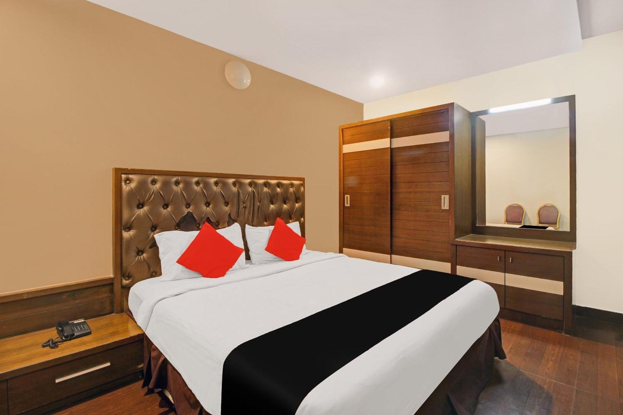 Collection O 82357 Hotel Surabhi Pride Trimulgherry Luaran gambar