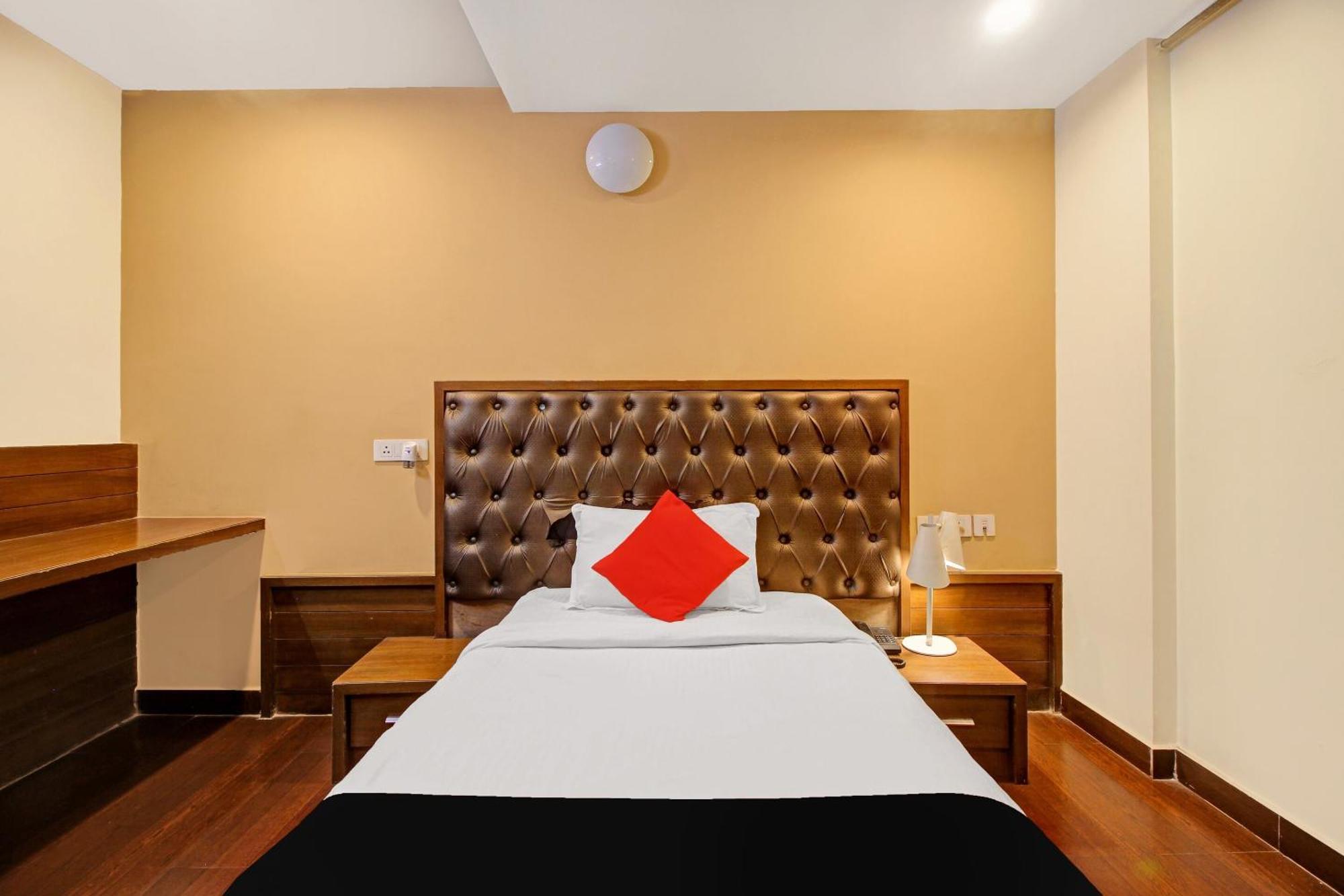 Collection O 82357 Hotel Surabhi Pride Trimulgherry Luaran gambar